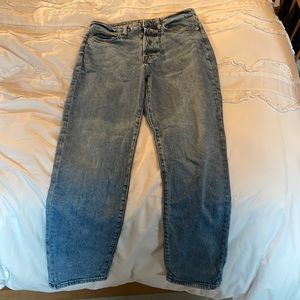 High waisted Mom jean!